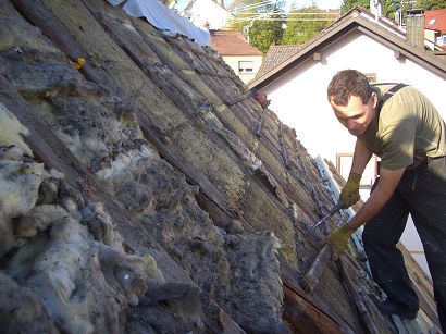 Entfernen der alten Dachlatten 